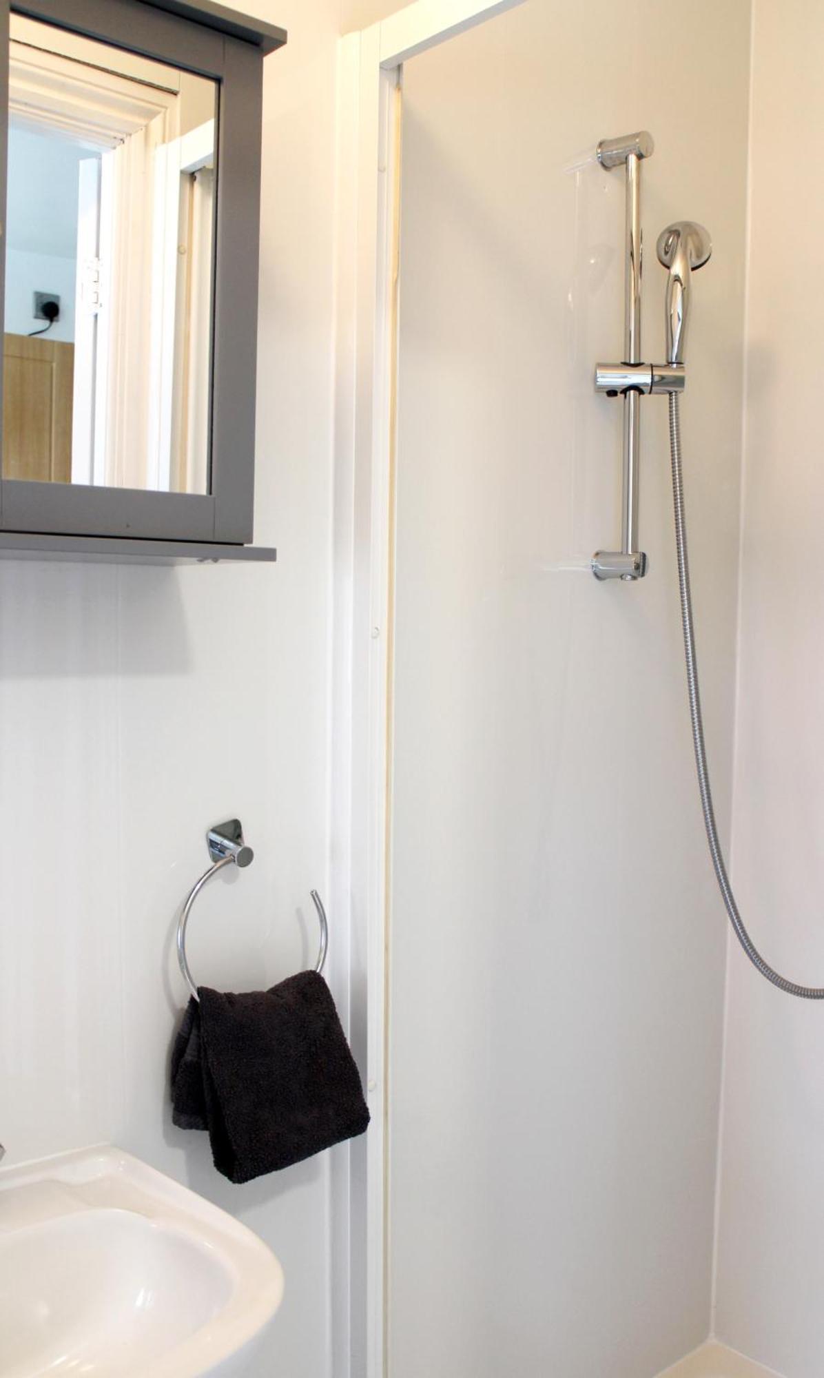 Large Studio Garden Flat On Golders Green Road Londra Esterno foto